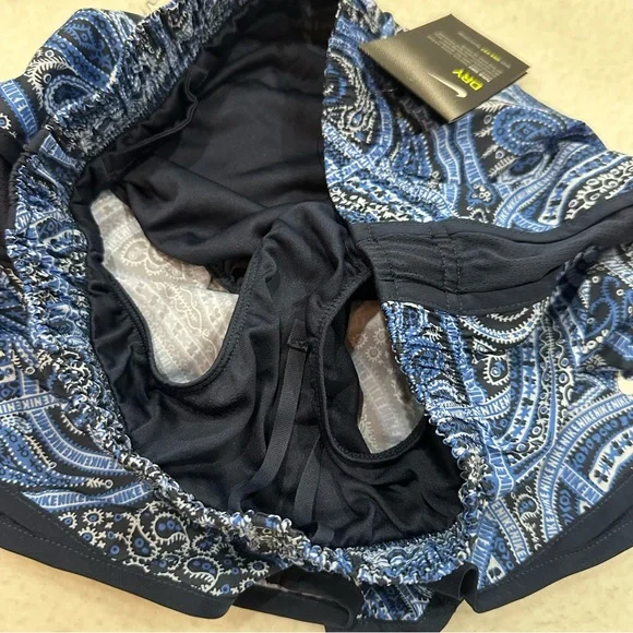 Women’s Nike Dri Fit Paisley Shorts - Picture 5 of 14